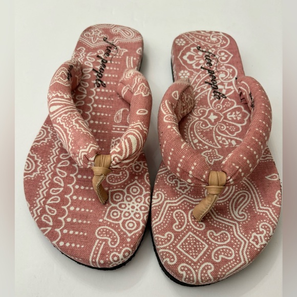 Free People Verda Women’s Boho Pink Organic Cotton Thong Sandals Size 6 Casual - Picture 1 of 7